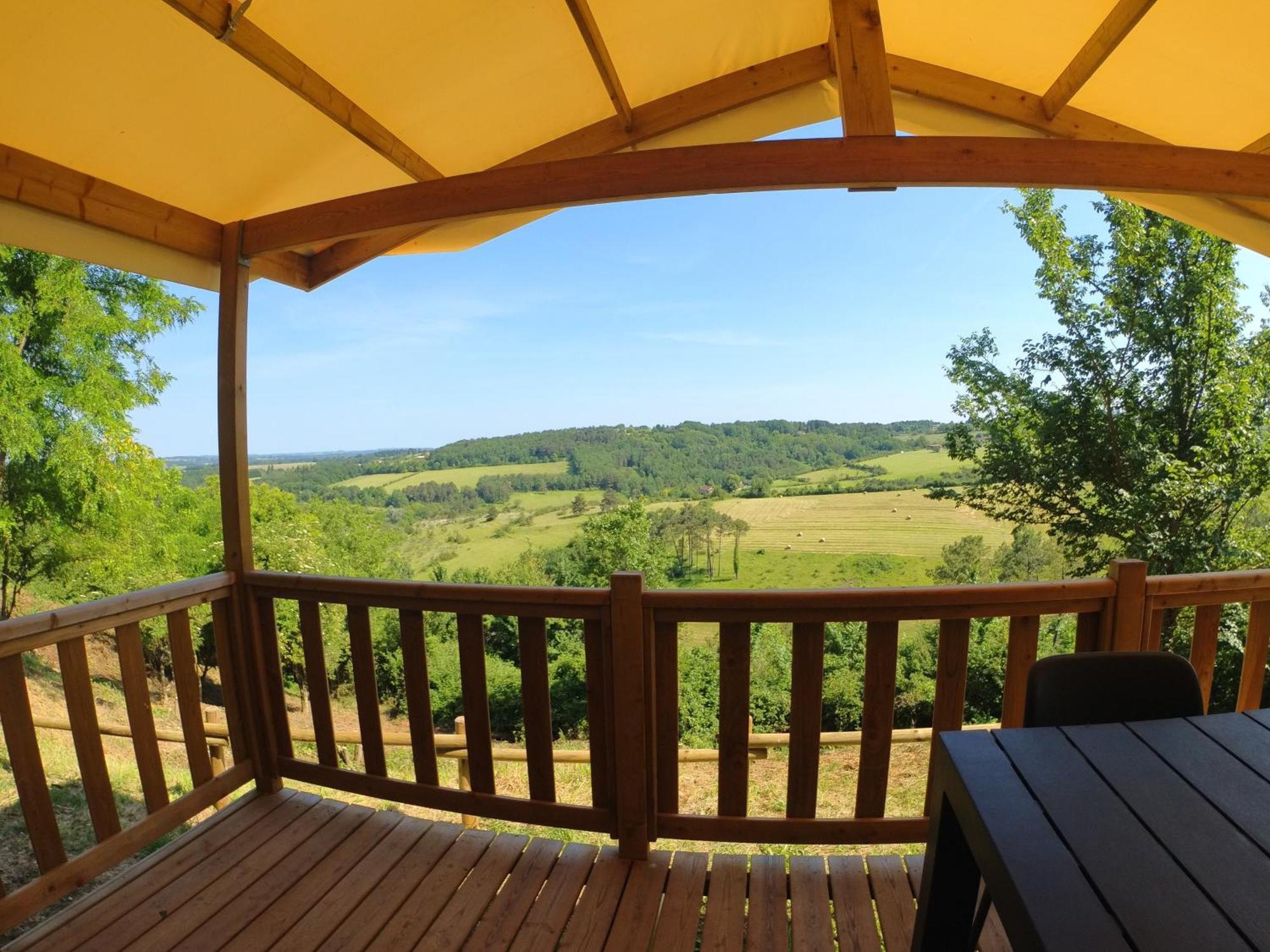 Camping Les Terrasses De Dordogne Rouffignac Saint-Cernin الغرفة الصورة