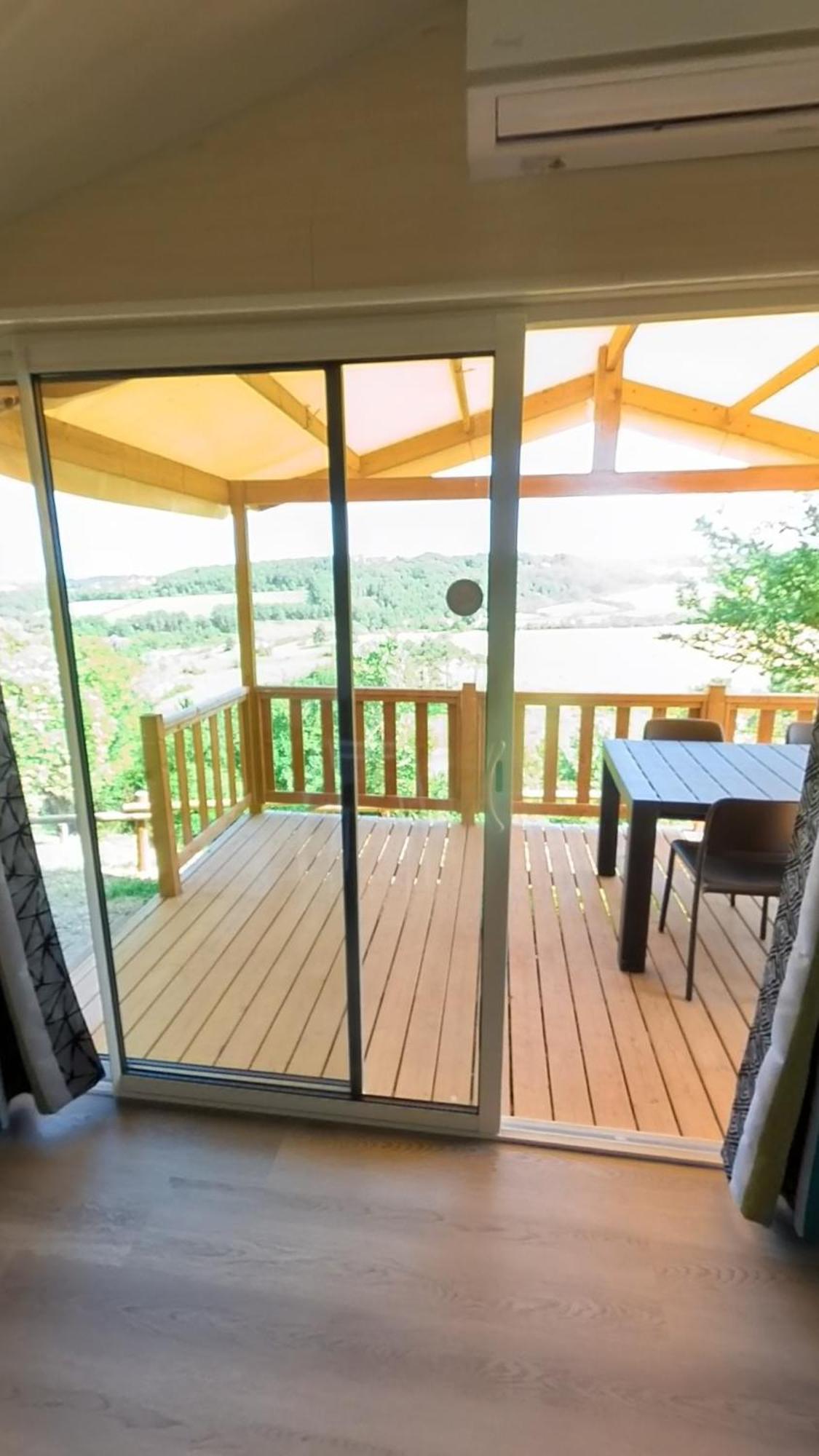 Camping Les Terrasses De Dordogne Rouffignac Saint-Cernin الغرفة الصورة